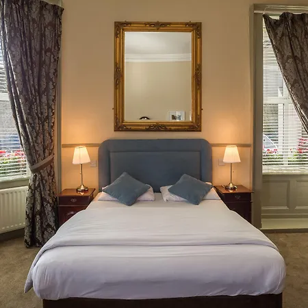 Konukevi Silken Thomas