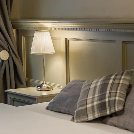 招待所 Silken Thomas