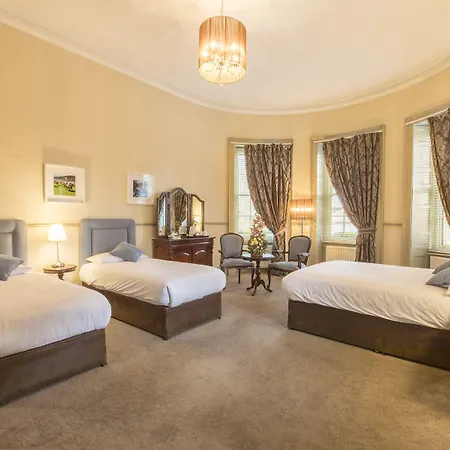 Silken Thomas 招待所 基尔代尔