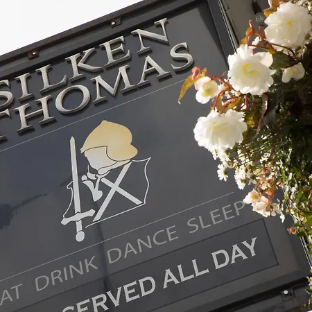 Silken Thomas 4*