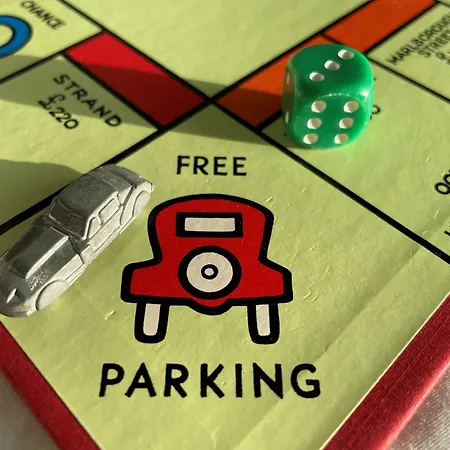 招待所 Silken Thomas