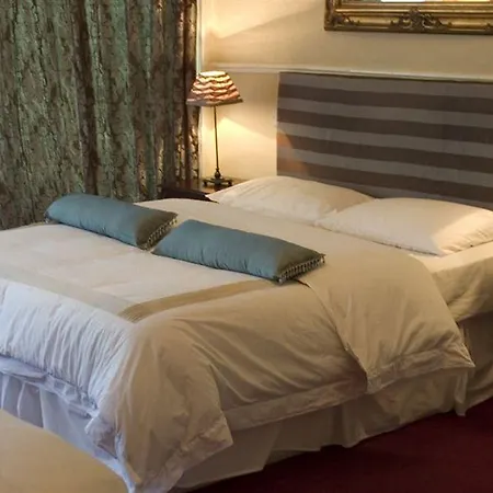 Silken Thomas 招待所